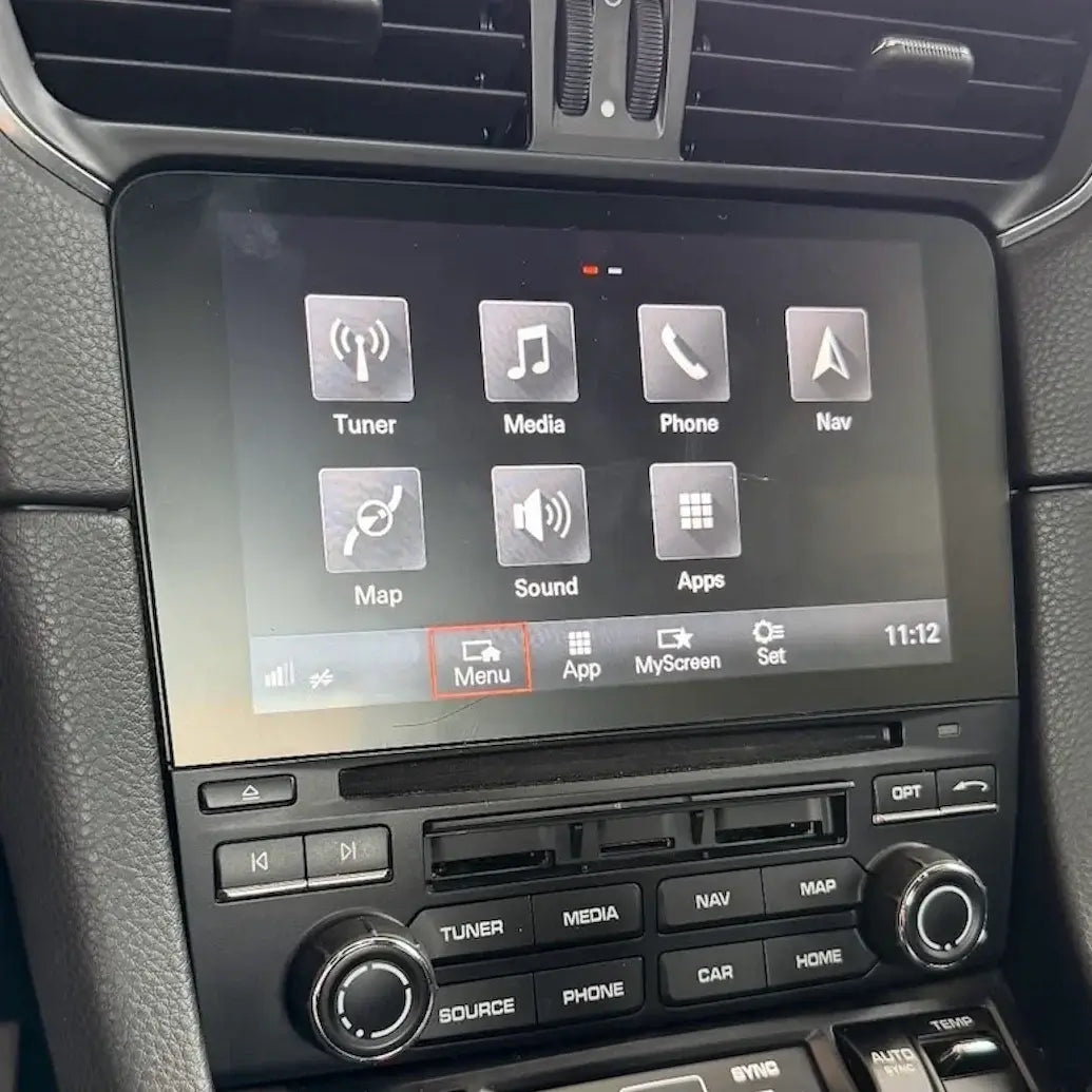 Prima: Sistema originale Porsche senza Aggiornamento Carplay